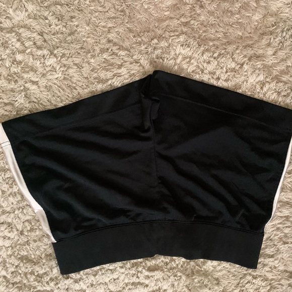 Nike - Picture 2 of 3